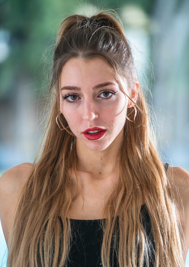 Даночка, 22